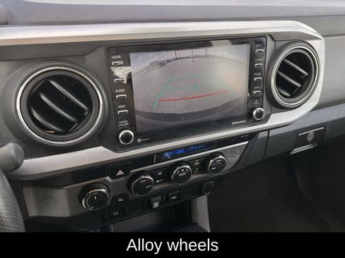 Used 2022 Toyota Tacoma TRD Off-Road image 21