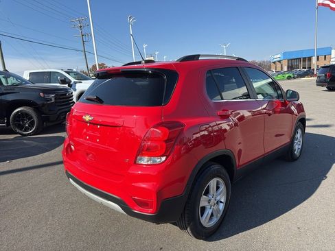Used 2020 Chevrolet Trax LT w/ LT Convenience Package image 5