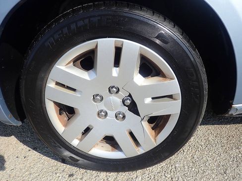 Used 2013 Dodge Avenger SE FWD image 28