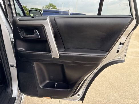 Used 2014 Toyota 4Runner Limited AWD/4WD image 21
