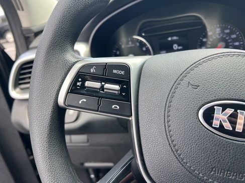 Used 2019 Kia Sorento FWD V6 image 14