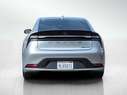 Used 2024 Toyota Prius Prime SE image 5
