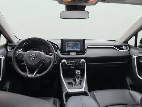 Used 2020 Toyota RAV4 XLE Premium FWD image 12