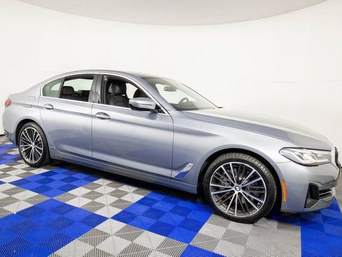 Used 2023 BMW 540i w/ Convenience Package image 3
