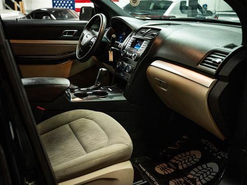 Used 2018 Ford Explorer 4WD image 13
