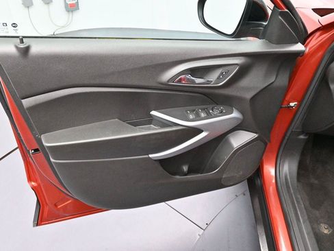Used 2024 Chevrolet Trax RS w/ Driver Confidence Package FWD image 9