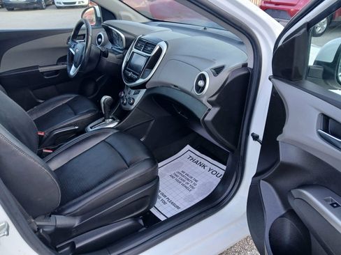 Used 2020 Chevrolet Sonic Premier FWD image 10