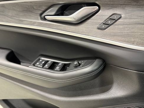 New 2025 Jeep Grand Cherokee Limited image 27