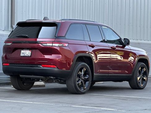 Used 2024 Jeep Grand Cherokee Altitude AWD/4WD image 4