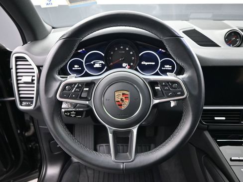 Used 2021 Porsche Cayenne image 24