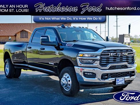 Used 2025 RAM 3500 Big Horn AWD/4WD image 1
