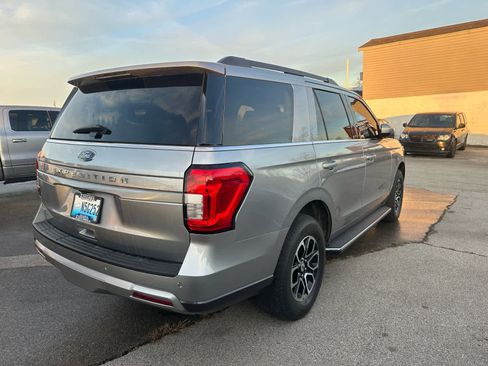 Used 2023 Ford Expedition XLT image 4
