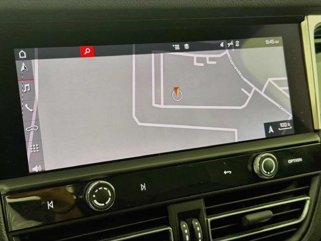 Certified 2023 Porsche Macan AWD/4WD image 16