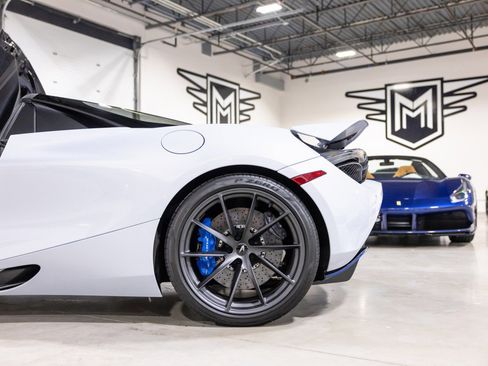 Used 2020 McLaren 720S Performance image 18