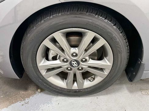Used 2018 Hyundai Elantra Value Edition FWD image 10