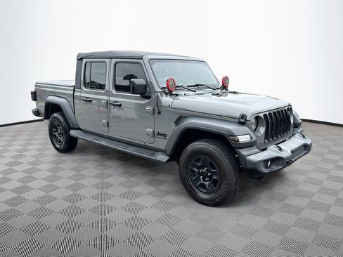 Used 2022 Jeep Gladiator Sport image 4