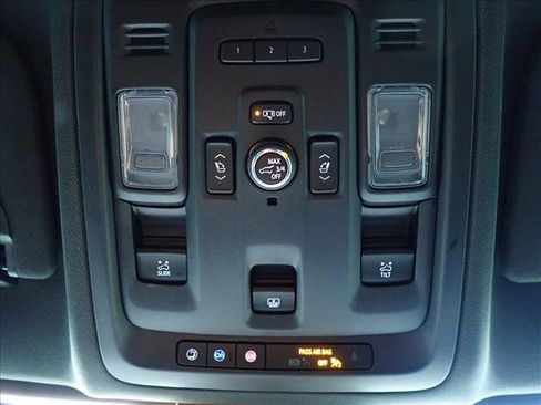 Used 2023 Chevrolet Tahoe High Country AWD/4WD image 23