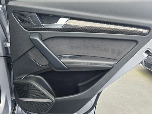 Used 2023 Audi SQ5 Prestige w/ Prestige Package image 27