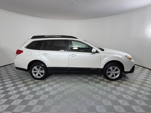 Used 2014 Subaru Outback 2.5i Premium AWD/4WD image 4