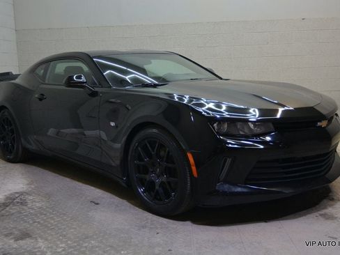 Used 2017 Chevrolet Camaro LT w/ Technology Package RWD image 1