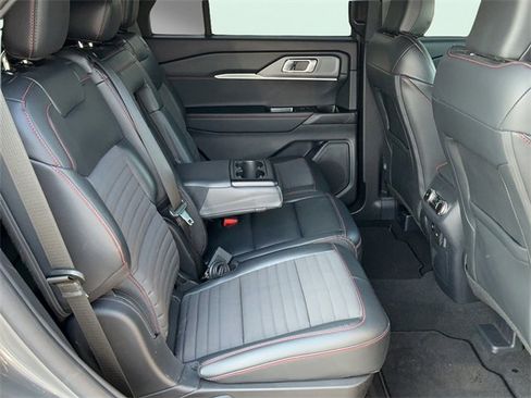 Used 2025 Ford Explorer ST-Line image 30