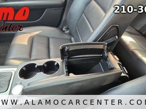 Used 2008 Mercedes-Benz C 300 Sedan image 34