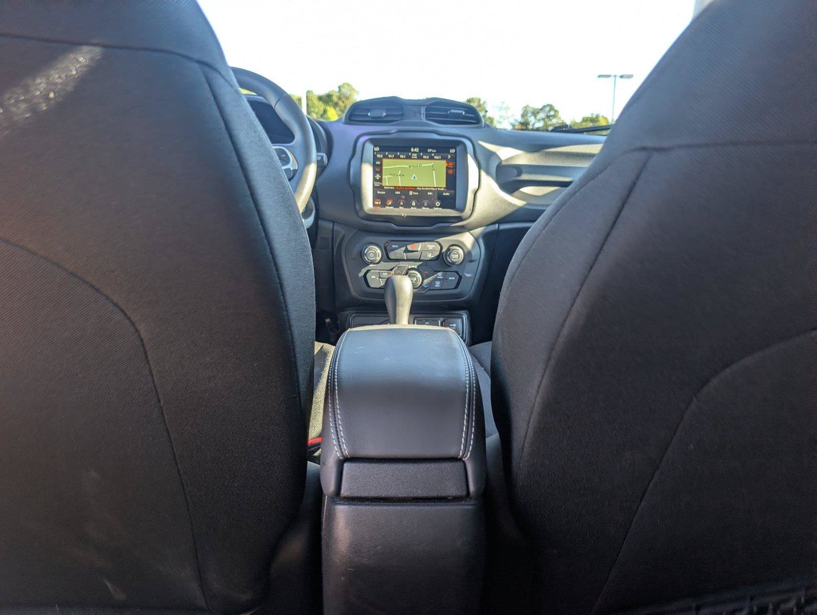 Used 2023 Jeep Renegade Latitude AWD/4WD image 34