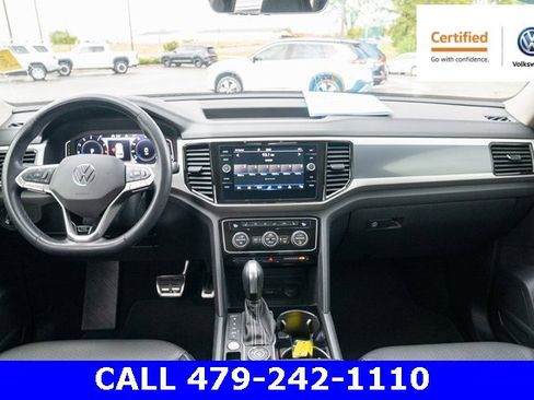 Certified 2022 Volkswagen Atlas SEL R-Line image 29
