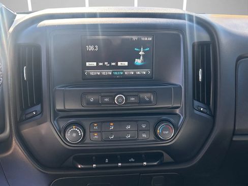 Used 2018 Chevrolet Silverado 1500 Custom w/ Trailering Package image 18