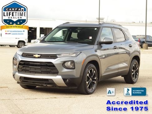 Used 2021 Chevrolet TrailBlazer LT w/ Convenience Package FWD image 3