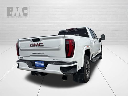 Used 2024 GMC Sierra 2500 Denali w/ Technology Package AWD/4WD image 3