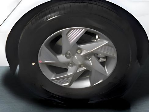 Used 2025 Hyundai Sonata SE image 19