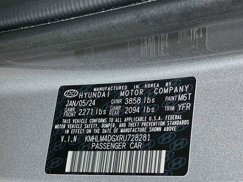 Used 2024 Hyundai Elantra SEL image 31