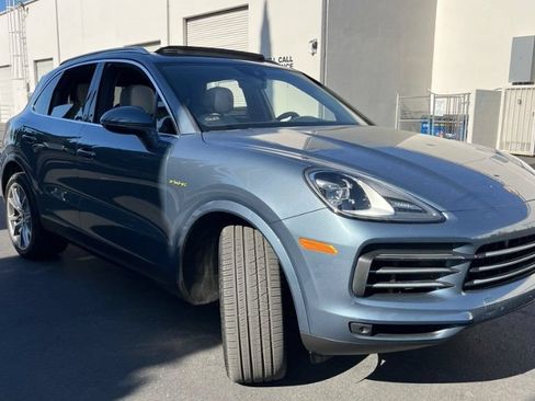 Used 2019 Porsche Cayenne E-Hybrid AWD/4WD image 2