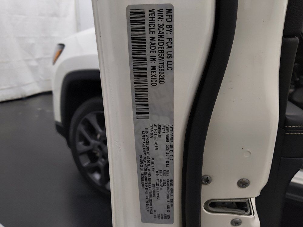 Used 2021 Jeep Compass Latitude w/ Sun and Sound Group AWD/4WD image 33