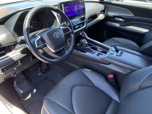 Certified 2025 Toyota Grand Highlander AWD image 27