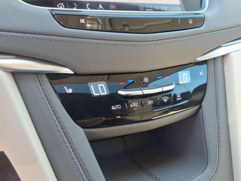 Certified 2023 Cadillac XT5 Premium Luxury AWD/4WD image 29