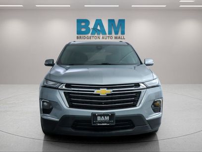 Used 2023 Chevrolet Traverse LT w/ Rear Camera Mirror Package