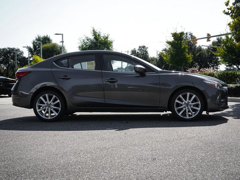 Used 2017 MAZDA MAZDA3 Touring FWD image 11