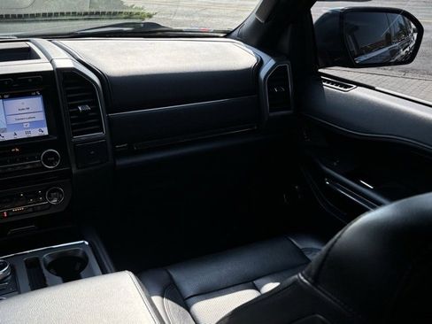 Used 2018 Ford Expedition XLT w/ Equipment Group 202A image 23