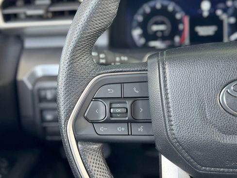 Used 2024 Toyota Tacoma TRD Off-Road image 10