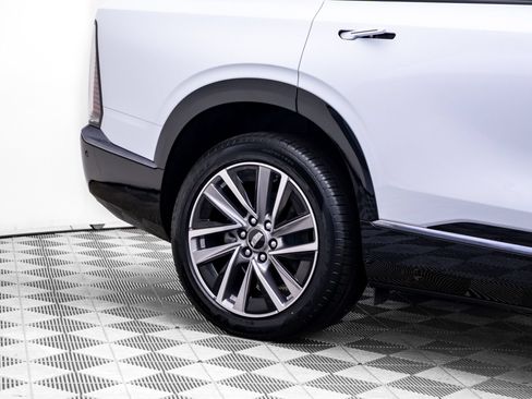 New 2026 Cadillac Vistiq Sport w/ LPO, Floor Liner Package AWD/4WD image 36