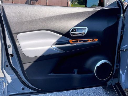 Used 2023 Nissan Kicks SR w/ SR Premium Package FWD image 21