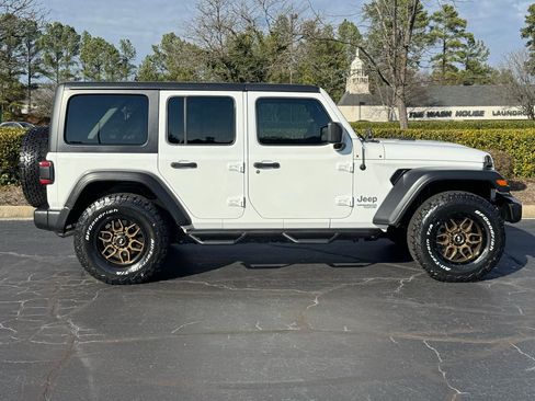 Used 2019 Jeep Wrangler Unlimited Sport S AWD/4WD image 7