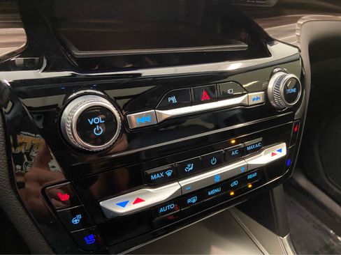 Used 2022 Ford Explorer Limited w/ Equipment Group 301A image 40