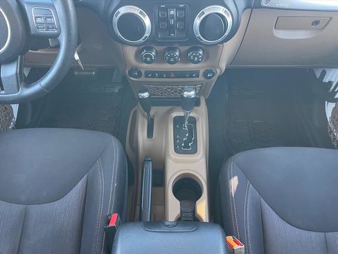 Used 2014 Jeep Wrangler Unlimited Sahara w/ Connectivity Group image 16