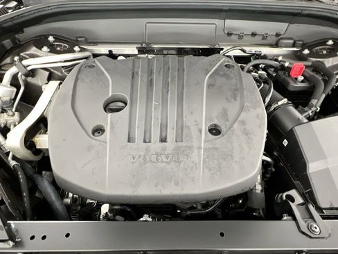 Certified 2025 Volvo XC60 B5 Core w/ Climate Package image 19