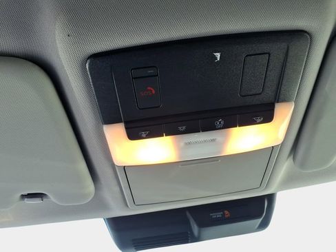 Used 2022 Mitsubishi Outlander SE AWD/4WD image 28
