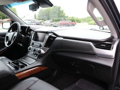 Used 2018 Chevrolet Tahoe Premier AWD/4WD image 25