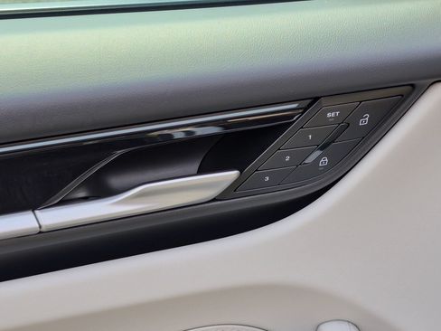 Certified 2025 Porsche Macan Electric RWD image 23